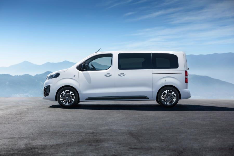  Opel Zafira Life Medium 2019 года  (фото 11 из 18)